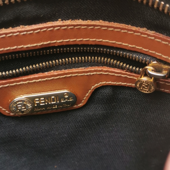 Vintage Fendi bag/side bag/crossbody/messenger bag - Picture 5 of 6